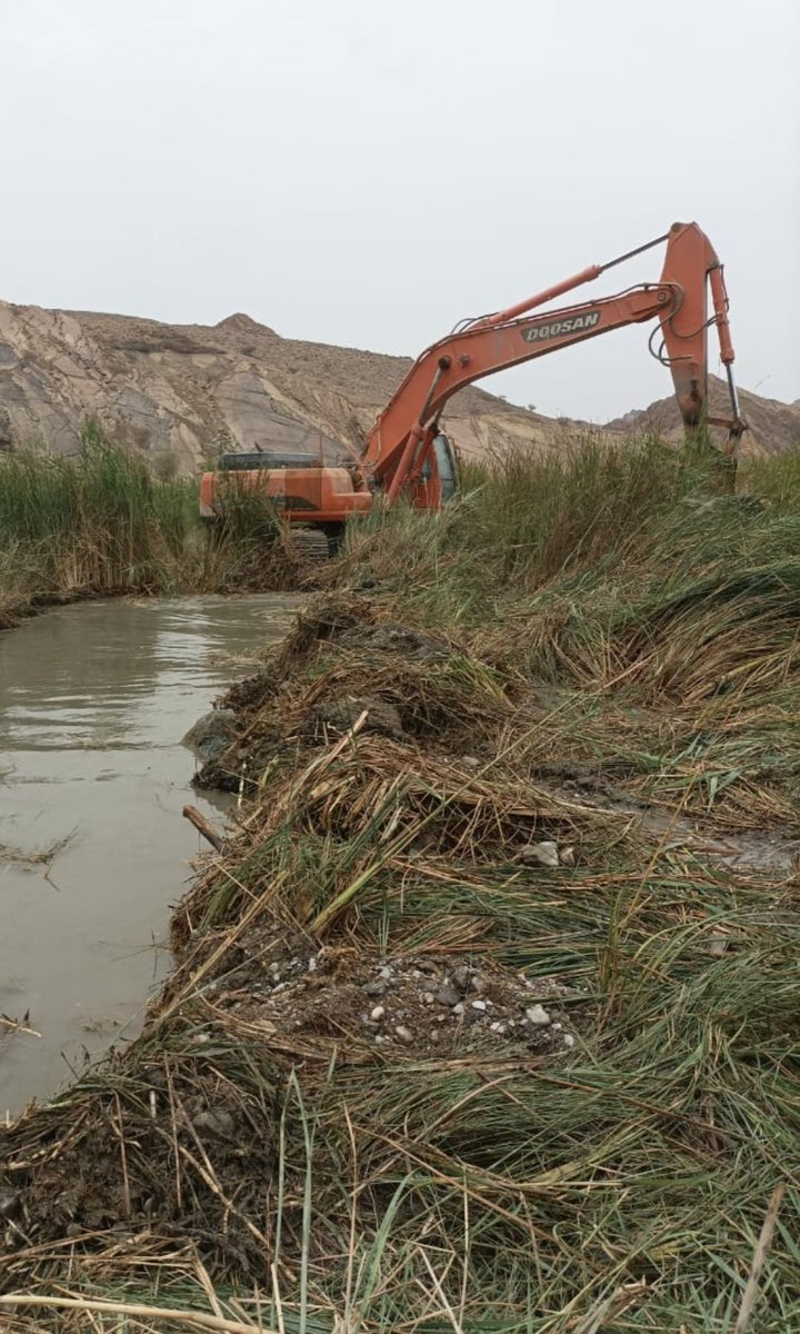 (من لا يشكر الناس لايشكر الله)
شكراً لرجل المواقف الشيخ عثمان بن سعيد المهري أبو معمر مالك شركة الرصيد العالمية رجل طافت سمعته الآفاق بمد يد العون والمساعدة في عمان وخارجها كانت لمعدات شركتكم وقفة مشكورة بشق مجرى الوادي المغذي لفلج سبت نسأل الله أن يبارك لكم في أعمالكم وأعماركم.