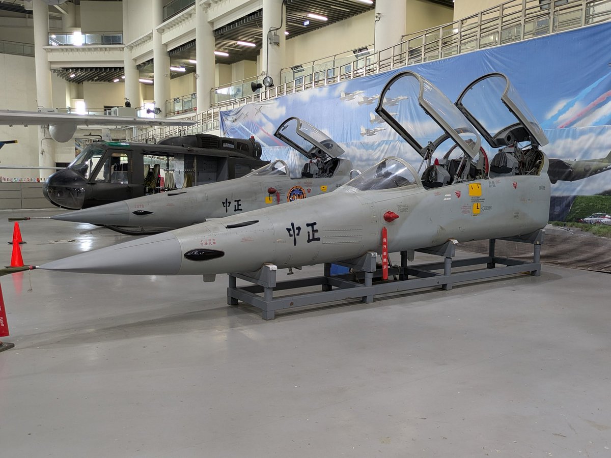 k_fox48jet's tweet image. F-5ロスを埋めるため航空教育展示館へ転戦
退役記念の特別展が開催中で、パネル展示メインながら圧巻の情報量でした