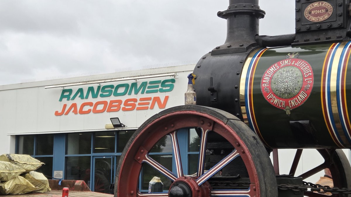 The engines are getting up to steam at #ransomesreturn we'll tweet when they leave nacton. Post your pics using the #ransomesreturn hashtag!