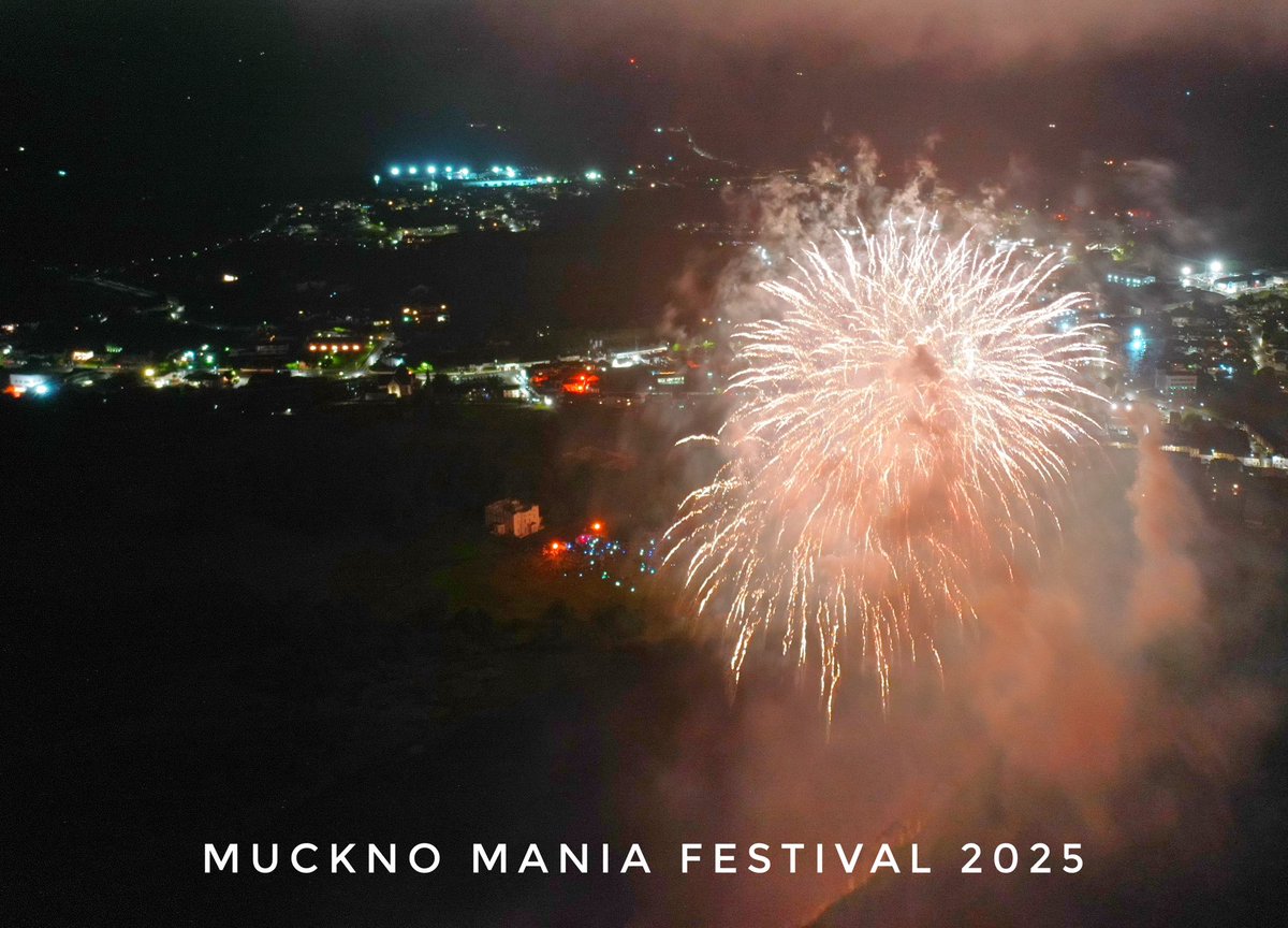 GlennMurphyPhotos (@photomurp) on Twitter photo Some images from the Fire Display & Fireworks <a href="/MucknoMania/">Muckno Mania</a> Festival 2025 <a href="/PhotoMurp/">GlennMurphyPhotos</a> <a href="/OLSSBlayney/">OLSS Castleblayney</a> <a href="/BlayneyFaughs/">Castleblayney Faughs</a> <a href="/CblayneyCollege/">CastleblayneyCollege</a> <a href="/blayneyhurling/">CastleblayneyHurling</a> <a href="/scoilnagcailini/">Scoil na gCailíní</a> <a href="/blayneyboyssch/">Boys School Castleblayney</a> <a href="/cblayneyagrshow/">Castleblayney Show</a> <a href="/MonaghanTourism/">MonaghanTourism</a> <a href="/MonaghanCoCo/">Monaghan County Council</a> Some images from the Fire Display & Fireworks <a href="/MucknoMania/">Muckno Mania</a> Festival 2025 <a href="/PhotoMurp/">GlennMurphyPhotos</a> <a href="/OLSSBlayney/">OLSS Castleblayney</a> <a href="/BlayneyFaughs/">Castleblayney Faughs</a> <a href="/CblayneyCollege/">CastleblayneyCollege</a> <a href="/blayneyhurling/">CastleblayneyHurling</a> <a href="/scoilnagcailini/">Scoil na gCailíní</a> <a href="/blayneyboyssch/">Boys School Castleblayney</a> <a href="/cblayneyagrshow/">Castleblayney Show</a> <a href="/MonaghanTourism/">MonaghanTourism</a> <a href="/MonaghanCoCo/">Monaghan County Council</a>
