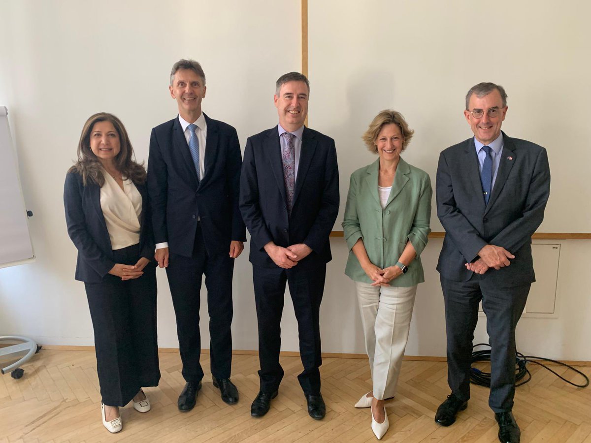 AusAmbVIE's tweet image. Pleased to welcome 🇦🇺 @dfat Deputy Secretary Jamie Isbister to Vienna 🇦🇹 last week. Discussed collaboration on common interests w/ @KornfeindE & @MFA_Austria colleagues and shared views on challenges to multilateralism 🌏
