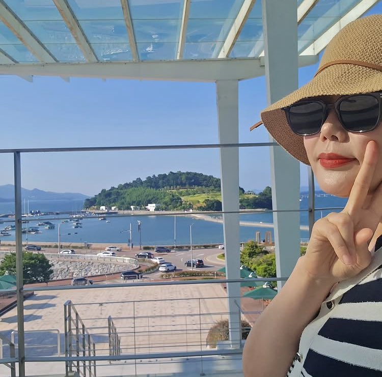 뫄마 바빠서 힐링 못할까봐 넘 걱정이였는데 일케 잘 즐기고 계시는거 보니까 기분이가 조으네..🩵