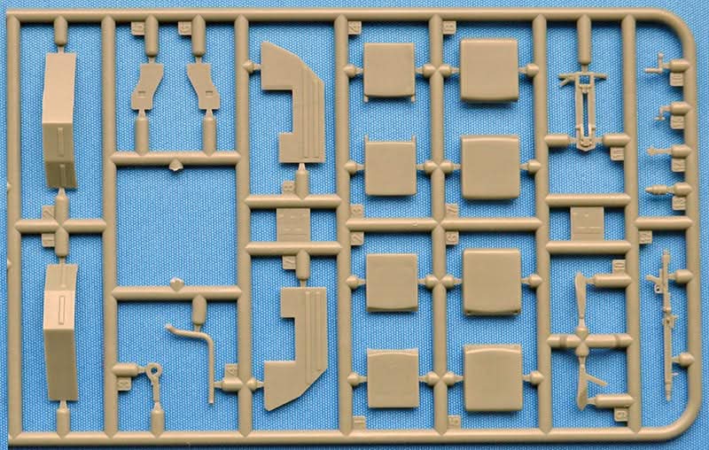 ModelscaleBrig1's tweet image. ACE kit 35104 0,25t 4x4 truck Munga F 91/4 in progress. Final sprue? glass parts and decal. Kit became closer to release.