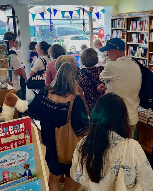 WimbledonBooks's tweet image. So pleased to again host the delightful Judy Murray yesterday. Packed shop, everyone had a lovely time meeting Judy, pictures taken, and buying her new book 'Game Set and Murder'. If you missed her don't fret, we still have some extra signed copies. @JudyMurray @Orionbooks