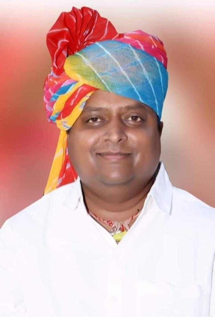 HeeraramINC's tweet photo. नोहर विधायक एवं प्रदेश कांग्रेस कमेटी महासचिव श्री अमित चाचाण जी को जन्मदिन की हार्दिक बधाई एवं शुभकामनाएँ।

ईश्वर से प्रार्थना है कि आपको उत्तम स्वास्थ्य, दीर्घायु और सतत जनसेवा की अटूट शक्ति प्रदान करें।
@Amitchachan2 https://t.co/uqHSs5TPWg