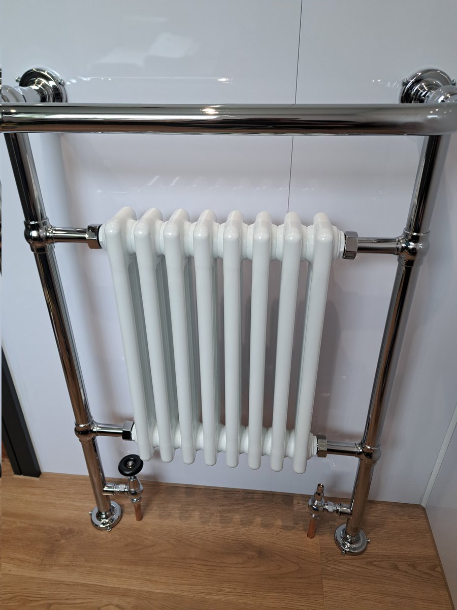 Sam (@sparkysam2021) on Twitter photo When your a plumber for the day but the new rad didn't come with the pinch bolts. No bother eaton mem distribution board plate screws to the rescue π. What you reckon <a href="/DpawsonGas/">DpawsonGas</a> When your a plumber for the day but the new rad didn't come with the pinch bolts. No bother eaton mem distribution board plate screws to the rescue π. What you reckon <a href="/DpawsonGas/">DpawsonGas</a>
