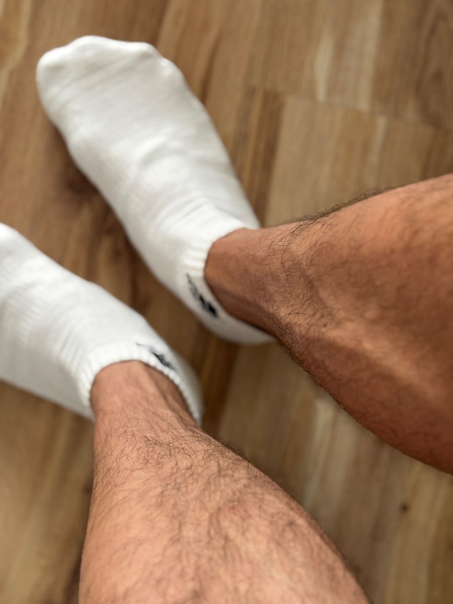Facethomo's tweet photo. #socks #whitesocks #adidas #polishguy #gej https://t.co/2IlIixmSjF