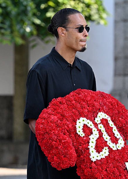 Bruno Fernandes has arrived for the funeral of Diogo Jota and his brother André. ❤️

#DiogoJota
