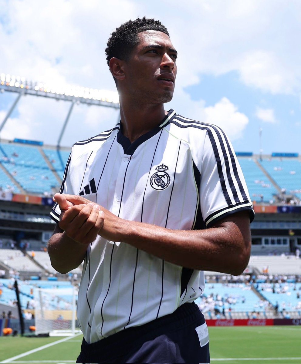 (fan) REAL MADRID FANS 🤍 tweet media