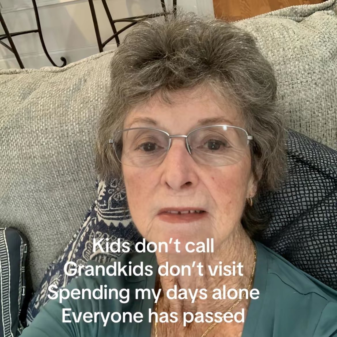 liabilitree's tweet image. Jd "dewasa" seringkali hrs berpacu di antara ego kapitalistik / ego romantik

i.e: pushing those who's offering the love for you, within "I need time, I'm trying to be better me" minded

Terus liat konten ini, tnyt time will come eventually. Di masa tua, most likely bakal sndiri.