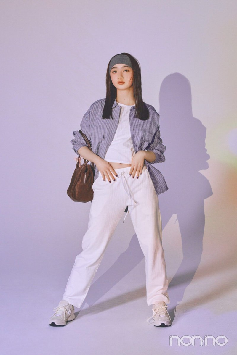 ＼フェミニン派？カジュアル派？／
『テスト最終日のカラオケ打ち上げ』はとにかく楽ちんな秒映えコーデ🎤

🎀芽亜里はコルセットデザインのワンピ
👟莉渚はスウェットパンツで海外セレブ風
▶▷buff.ly/fG3jwoc

#林芽亜里 #小宮山莉渚
#ノンノ #nonno