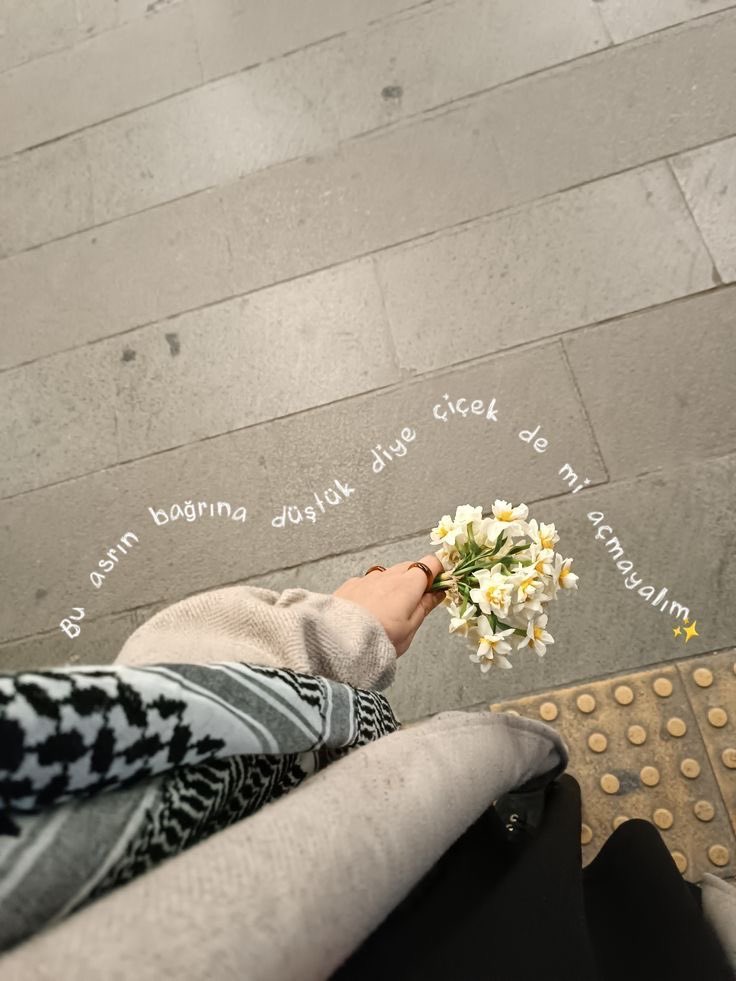 dkckkfkrmcmcc (@s4tu7nnik) on Twitter photo 