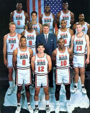 HÉROES DE PORTLAND VS DREAM TEAM GRINGO
5 de julio de 1992: La selección venezolana de baloncesto perdió 127-80 ante el Dream Team de baloncesto de los Estados Unidos, en la final del Preolímpico celebrado en Portland (EE. UU). (Hilo)