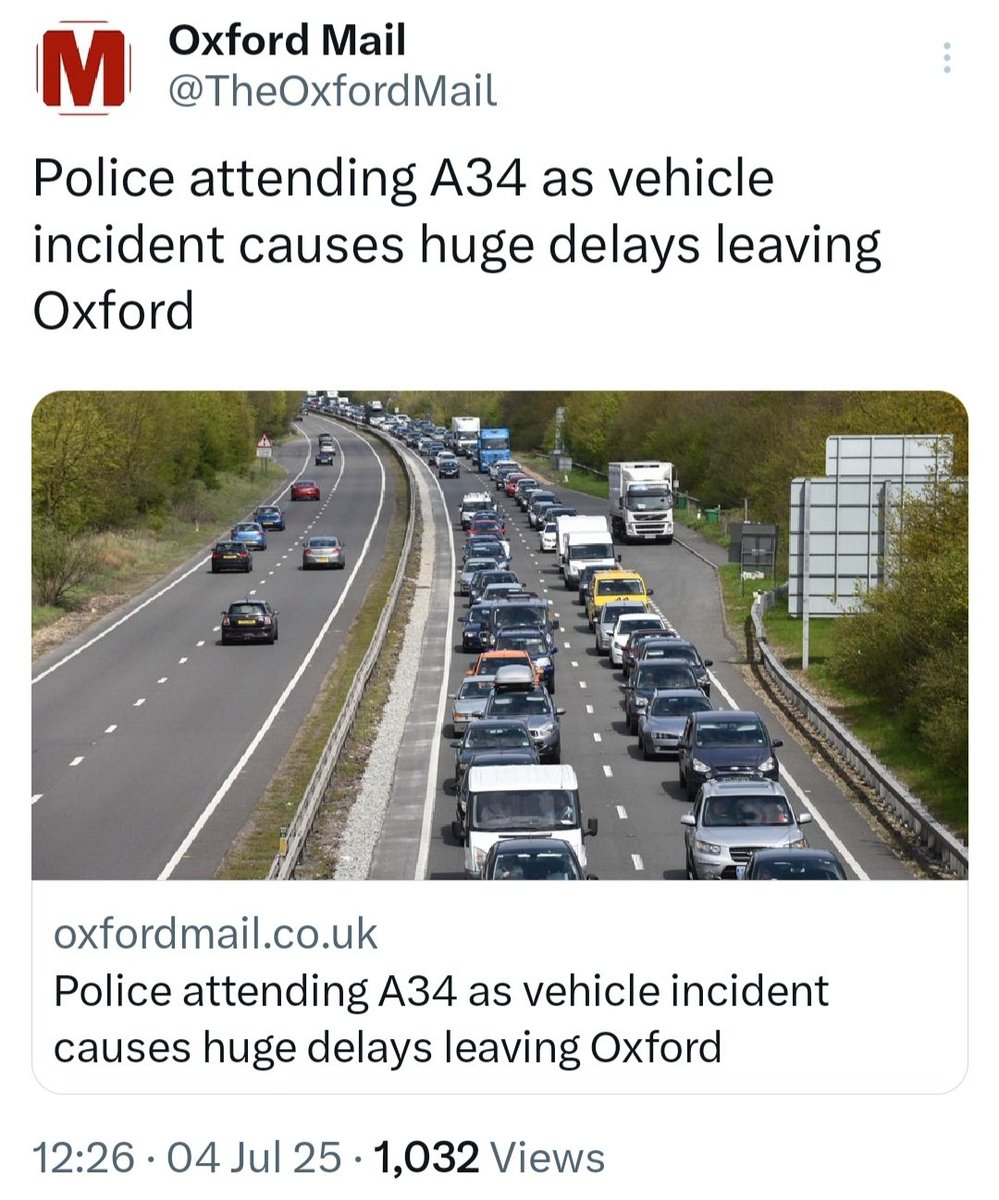 All of the motorists have now decided to leave Oxford. It should be a lot more pleasant now. 😉
Inevitably, there has been a crash.