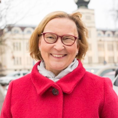 Yhdenvertaisuusvaltuutettu Stenman (RKP) maaliskuussa: ”Perussuomalaiset on avoimen islamofobinen puolue”

Stenman nyt: Ei ole enää yhdenvertaisuusvaltuutettu.

👏👏👏