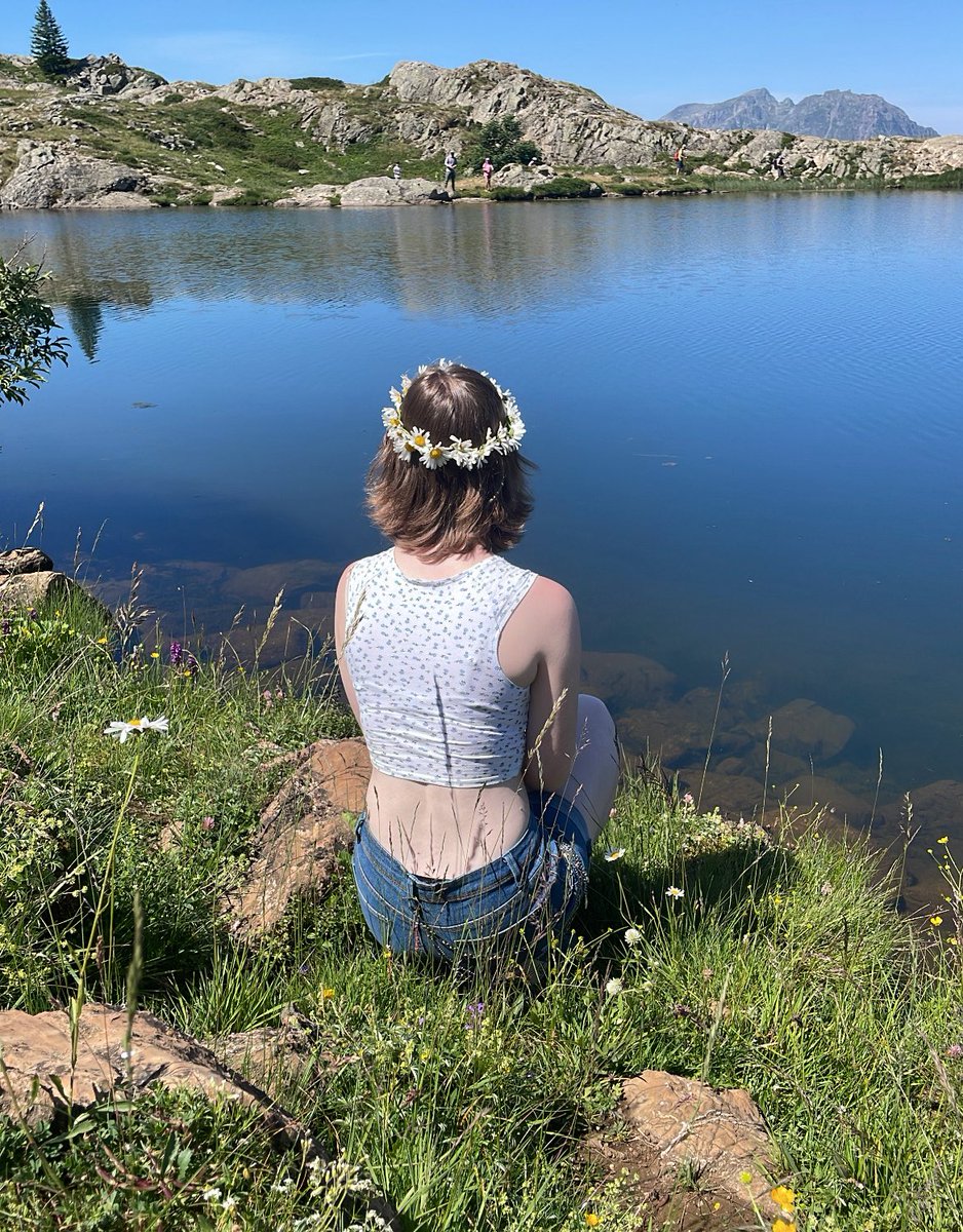 Suuka_ryo's tweet photo. Chilling in the mountains ✨
I always imagine Suuka making flower crowns to Sukuna smh 🥹 https://t.co/u5iMHvQxK0