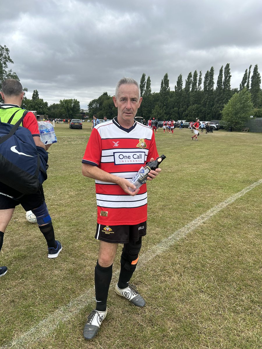 The evergreen Alan Brown, playing at his 47th Worldnet, collects his well earned man of the match beer. Well played AB