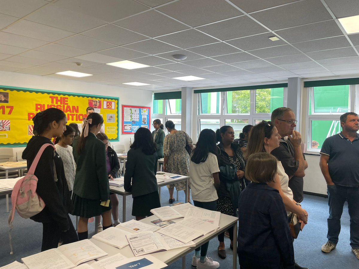 NWSGHistory's tweet photo. It’s a busy morning for the @NewsteadWood History Department showcasing the best of history to prospective students #WeAreNewstead https://t.co/ULZWjJUXzq