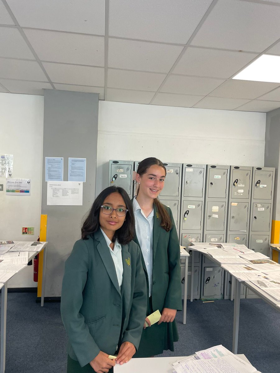 NWSGHistory's tweet photo. It’s a busy morning for the @NewsteadWood History Department showcasing the best of history to prospective students #WeAreNewstead https://t.co/ULZWjJUXzq