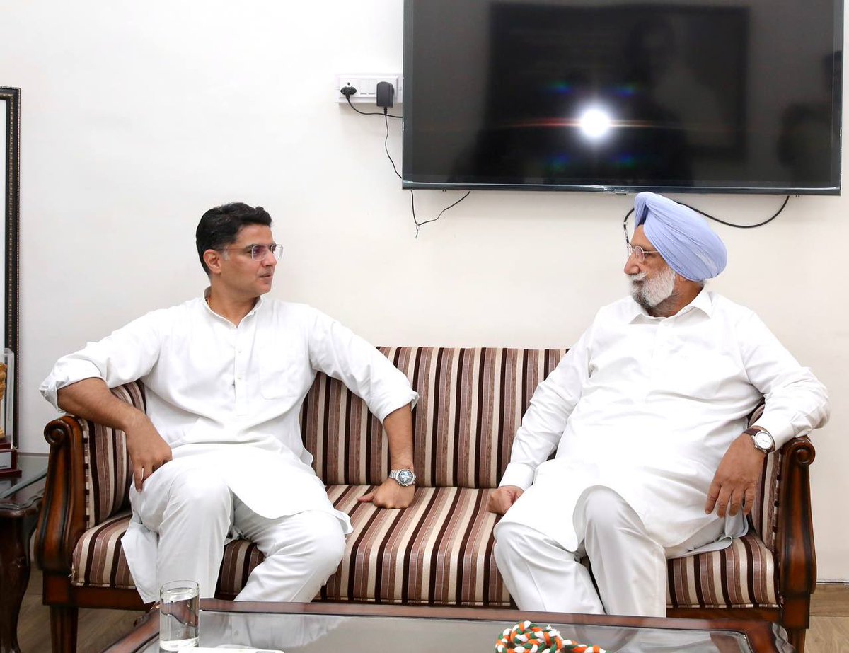 Sachin Pilot (@sachinpilot) on Twitter photo प्रदेश कांग्रेस के वॉर रूम पहुंचकर राजस्थान कांग्रेस प्रभारी <a href="/Sukhjinder_INC/">Sukhjinder Singh Randhawa</a> जी, प्रदेशाध्यक्ष <a href="/GovindDotasra/">Govind Singh Dotasra</a> जी एवं राजस्थान विधानसभा में नेता प्रतिपक्ष <a href="/TikaRamJullyINC/">Tika Ram Jully</a> जी से संगठनात्मक विषयों पर चर्चा की।
📍कांग्रेस कार्यालय
जयपुर प्रदेश कांग्रेस के वॉर रूम पहुंचकर राजस्थान कांग्रेस प्रभारी <a href="/Sukhjinder_INC/">Sukhjinder Singh Randhawa</a> जी, प्रदेशाध्यक्ष <a href="/GovindDotasra/">Govind Singh Dotasra</a> जी एवं राजस्थान विधानसभा में नेता प्रतिपक्ष <a href="/TikaRamJullyINC/">Tika Ram Jully</a> जी से संगठनात्मक विषयों पर चर्चा की।
📍कांग्रेस कार्यालय
जयपुर