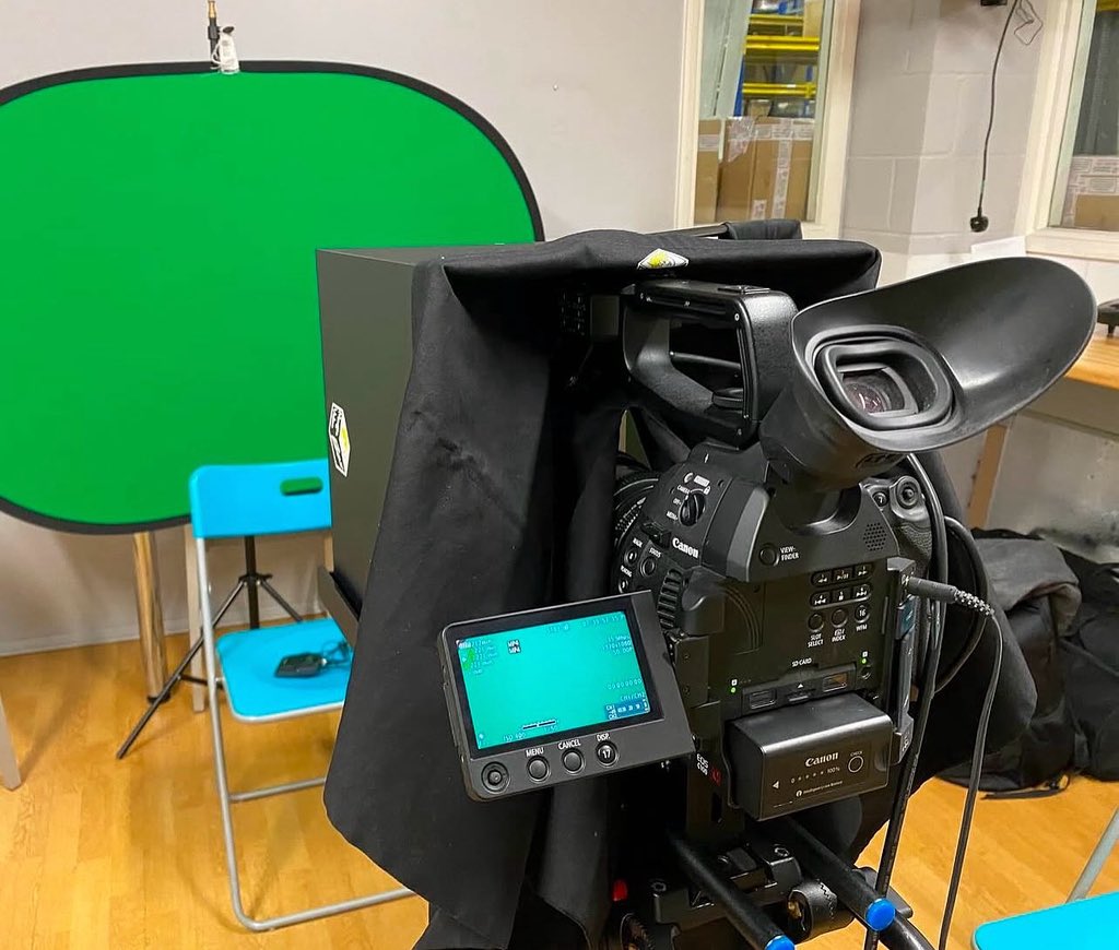 💡ℹ️Did you know, You can rent one of our MVBs to use in your filming project! We’d love to share the content on our page too☺️

#magicvideobox #interviewfilming #documentaryfilming #filmmakers #directtolens #interviewfilming