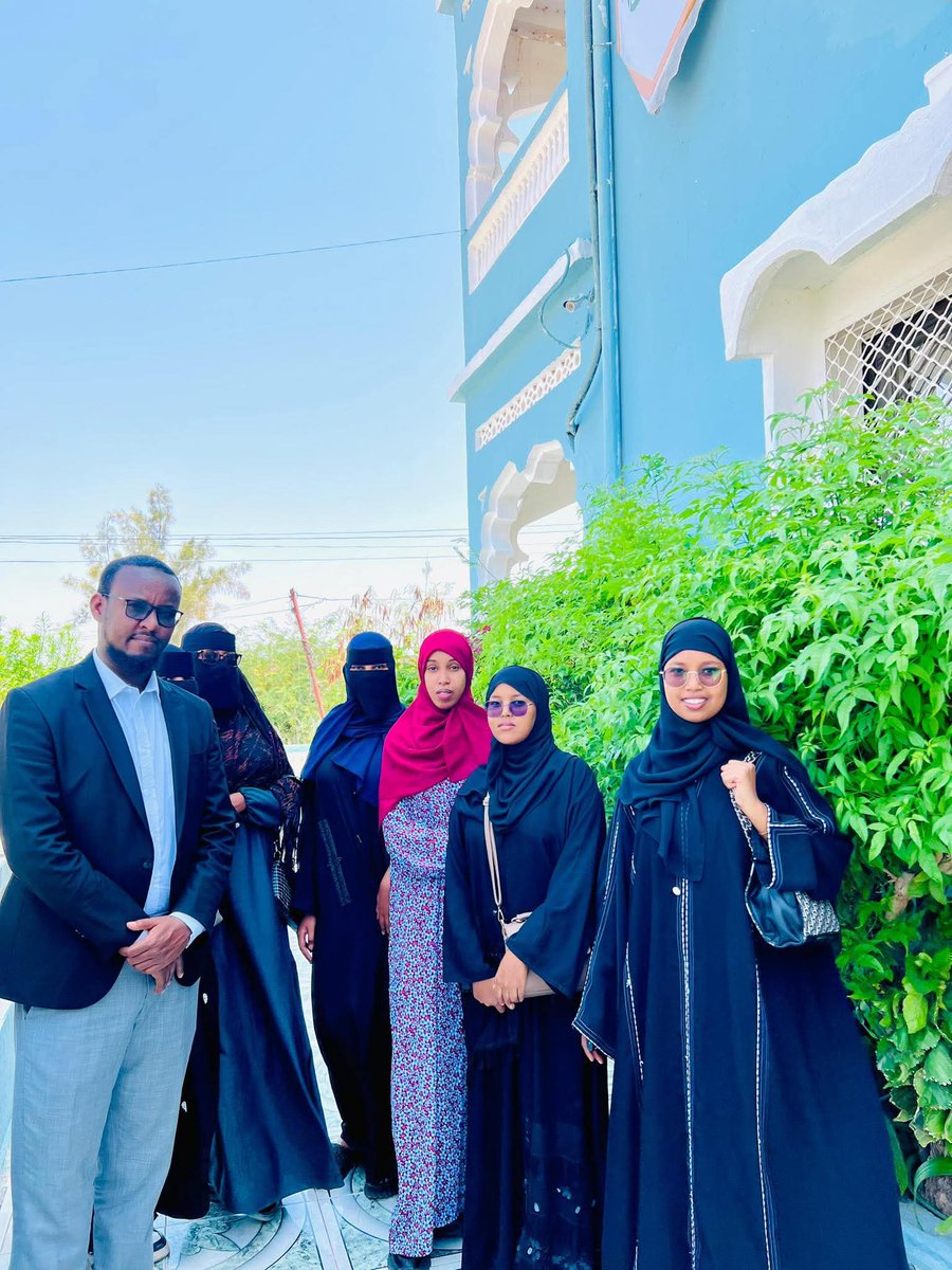 SomalilandZ's tweet photo. A digital marketing training has been organised by the #SIZ  for a group of youth from across the country

The goal is to equip young people with the skills to effectively market their entrepreneurial innovations whether still ideas or already established.

#MICT
#SIZ
#TaiwanICDF https://t.co/63GN5rS6ki