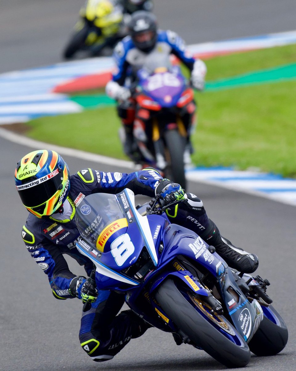 On the front row 💪 

Ash Barnes puts his R7 on the front row for the first of three Pirelli National Sportbike Championship races later on today - lining up in third.

#RacewaysYamaha

#YamahaRacing #RevsYourHeart #WeR1 #KnockhillBSB