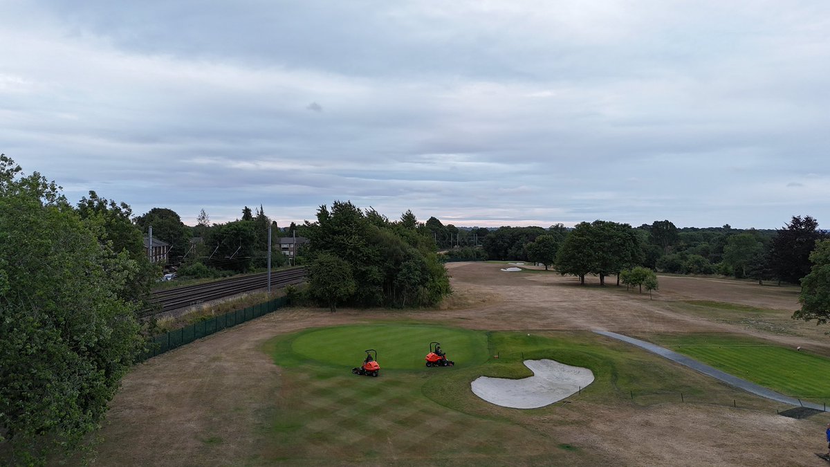 VerulamGreens's tweet photo. Club Champs Round 1 setup complete… A long few days for the team getting everything ready. @VerulamProShop @VerulamGC 
Thanks to @ErnestDoeSons for the extra mower support. https://t.co/Feufmn9WEE
