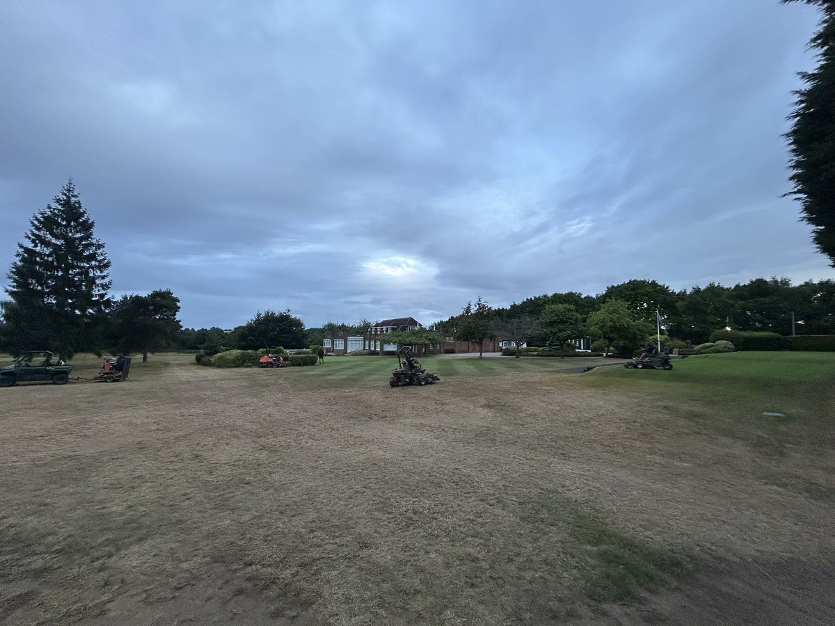 VerulamGreens's tweet photo. Club Champs Round 1 setup complete… A long few days for the team getting everything ready. @VerulamProShop @VerulamGC 
Thanks to @ErnestDoeSons for the extra mower support. https://t.co/Feufmn9WEE