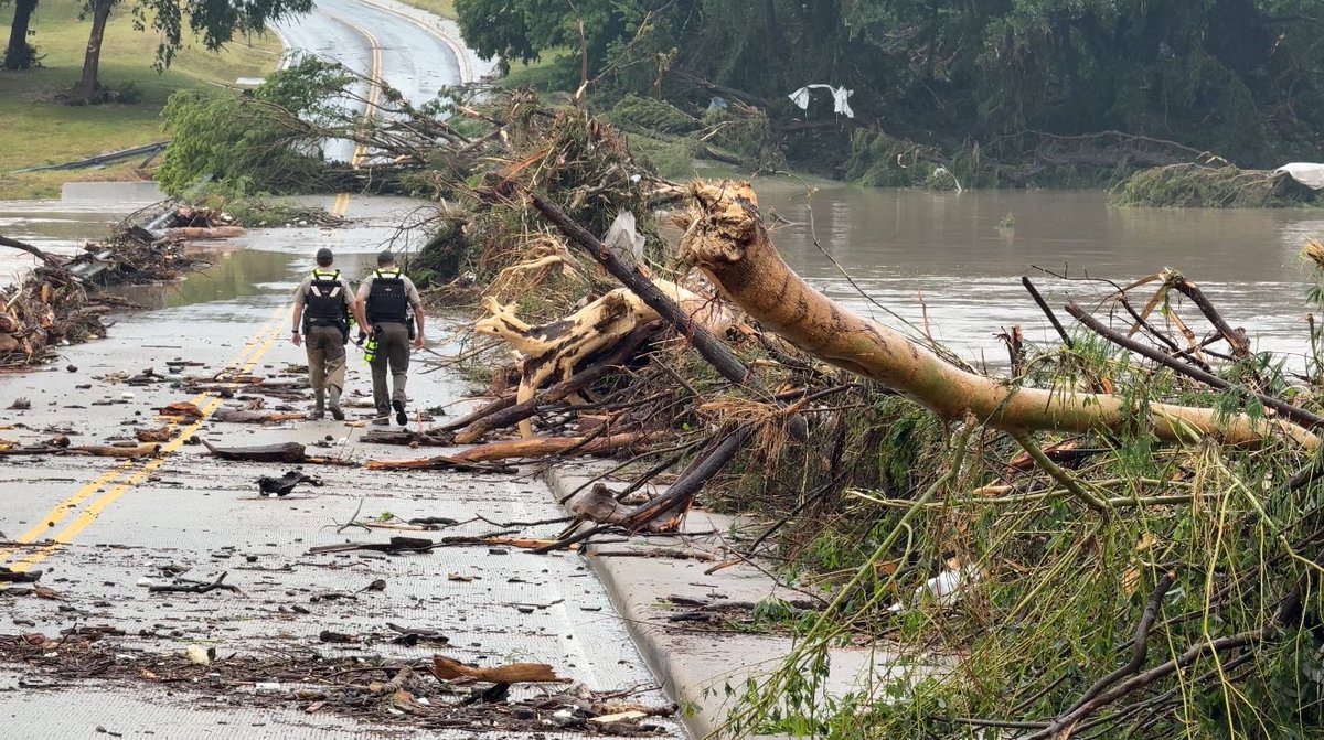 Le immagini delle pesanti alluvioni in #Texas ci spezzano il cuore.
Sono vicina alle famiglie che stanno affrontando un dolore immenso.
Grazie a chi lavora senza sosta per salvare vite. In questo momento difficile, l’Italia abbraccia il popolo americano con solidarietà e affetto.