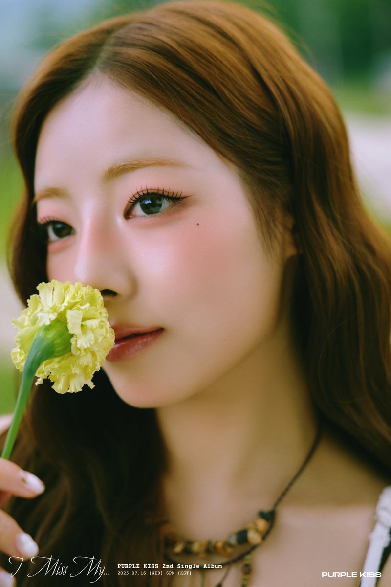 RBW_PURPLEKISS's tweet photo. [#퍼플키스]

2nd Single Album [I Miss My...]

🌿 SOLO CONCEPT PHOTO #2 🌿

🔸 NA GO EUN 🔸
🔸 DOSIE 🔸
🔸 IREH 🔸

2025.07.16 6PM RELEASE✔️

#PURPLE_KISS #I_Miss_My #DOREMI
#고은 #도시 #이레 https://t.co/7sC5VMZJ8j