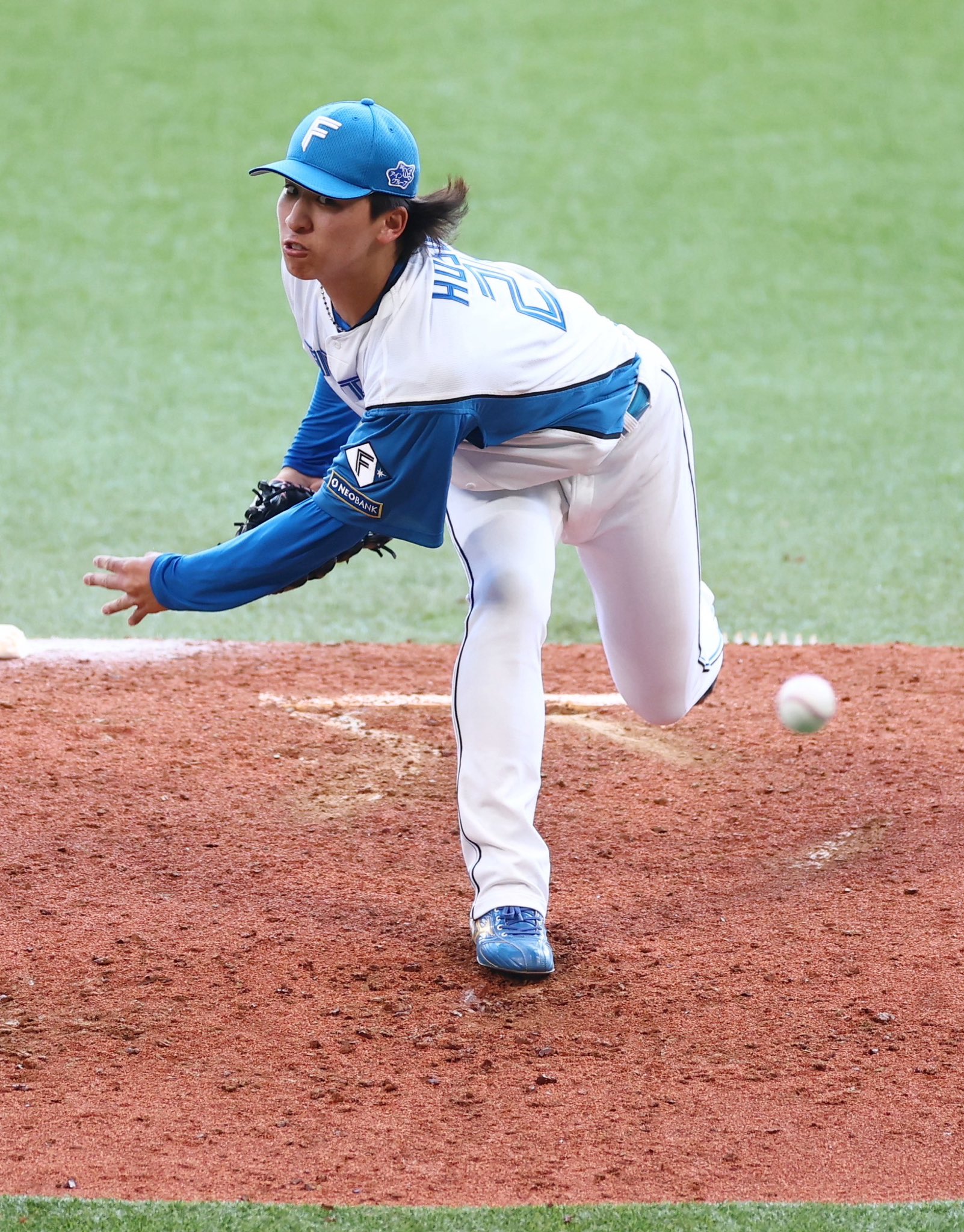 北海道日本ハムファイターズフード付きブラック監督・選手愛用L L_0Oikr5hUerKWOd.jpg