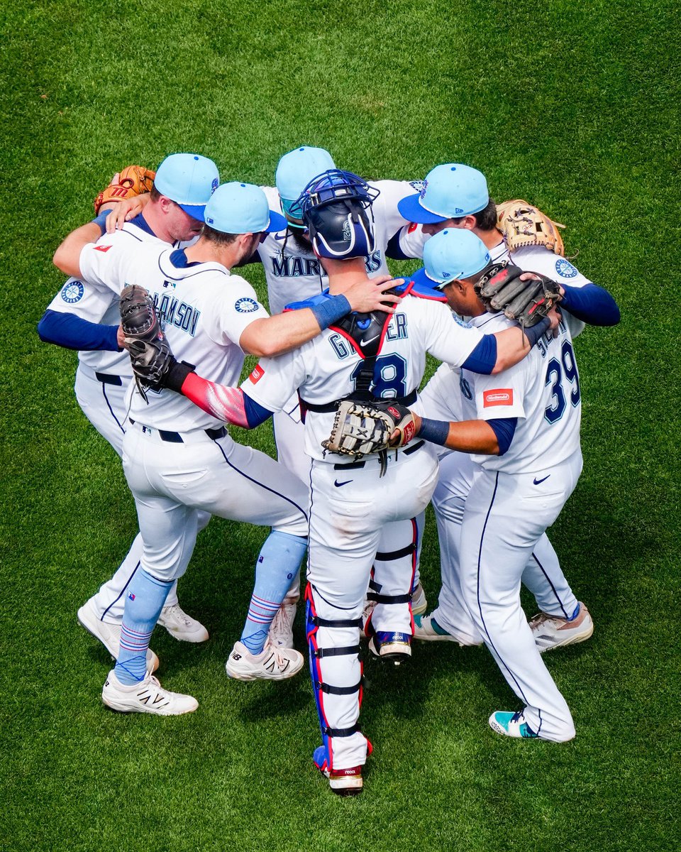 WickedBettor54's tweet photo. Cover Photo of the Day: @MLB - Courtesy of the @Mariners #Mariners #TridentsUp #Seattle #MLB #Baseball #BFOA https://t.co/eFGMj2hNGM