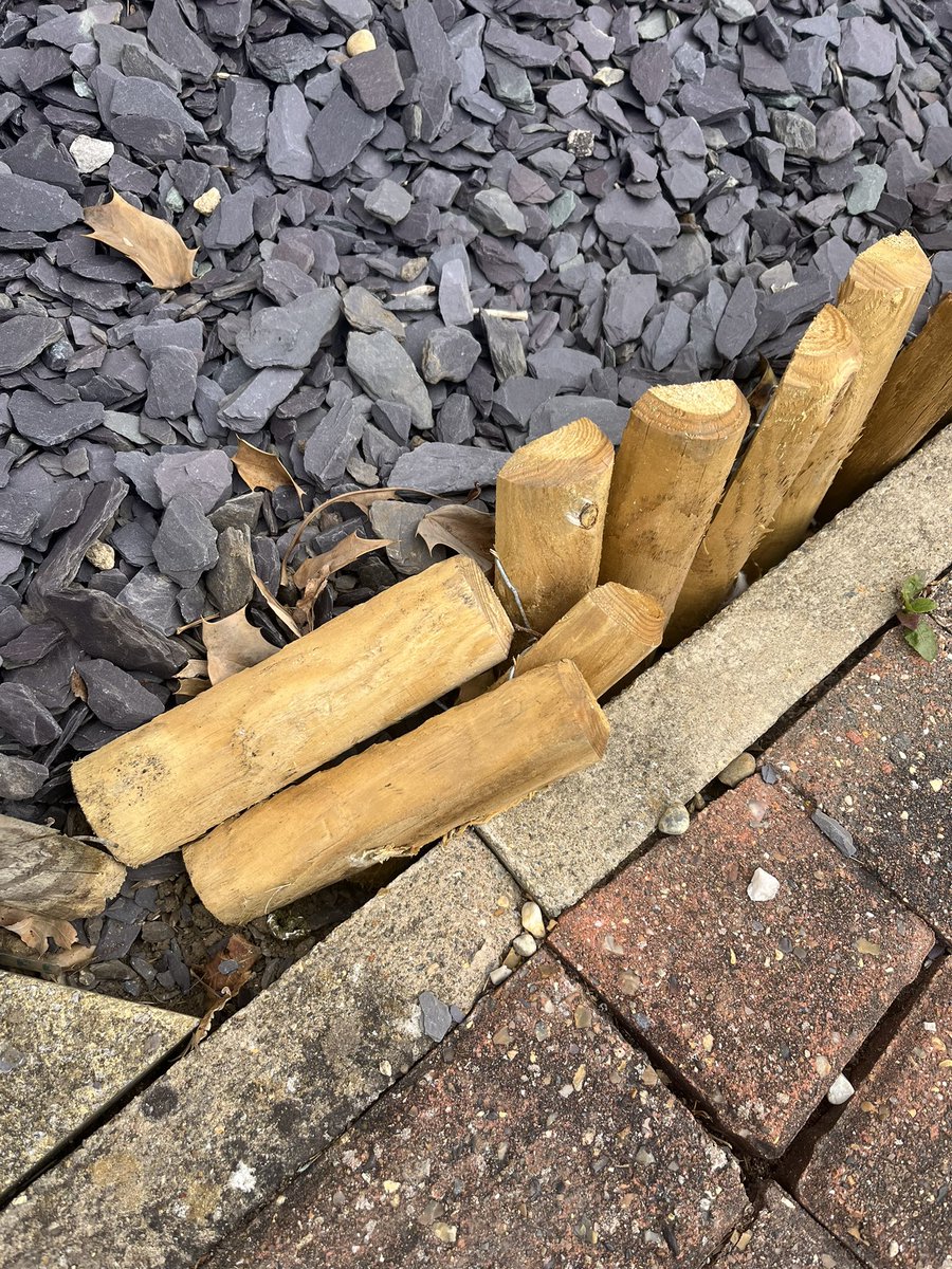 tracy_lorraine's tweet photo. Hi @RoyalMail, please teach your staff how to drive so they don’t break our new fence strip. She saw me look at her through the window when I heard the noise and just drove off. https://t.co/2zOS6n8r8Z