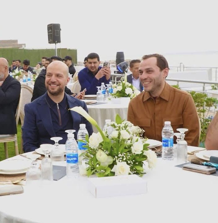 من الكواليس/ يقول وليد اللافي للدبيبات أنه ينبغي تحويل أزمة مـ.ـقتل المريمي إلى فرصة مع الأمريكيين، وأنه يجب التواصل مع جيرمي برنت وشرح الموقف بوصفه كتبعات لتعاونهم مع الأمريكيين في تسليم "بوعجيلة المريمي" وأن حكومة الوحدة تواجه مجموعات إرهابية يقودها أقارب من تورطوا في تفجير