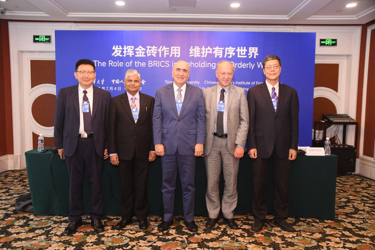 World Peace Forum (@wpfnew) on Twitter photo At a panel session on #BRICS and global order, Amb. GALVÃO Marcos <a href="/BrazilEmbChina/">巴西驻华大使馆 | Embaixada do Brasil na China</a> emphasized the group’s role in promoting a more sustainable world. From #ClimateAction to #EnergyTransition, BRICS contributes by embracing diversity over rigid formalism. “Change is possible.” At a panel session on #BRICS and global order, Amb. GALVÃO Marcos <a href="/BrazilEmbChina/">巴西驻华大使馆 | Embaixada do Brasil na China</a> emphasized the group’s role in promoting a more sustainable world. From #ClimateAction to #EnergyTransition, BRICS contributes by embracing diversity over rigid formalism. “Change is possible.”