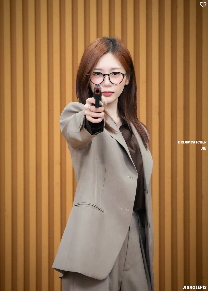 jiu_sua_94's tweet photo. 250705
FOR JIU
JIUROLEPIS  💥  🔫  💕

#UAU #유아유
#dreamcatcher #JIU #드림캐쳐 #지유 https://t.co/ZfsJQVJGpR