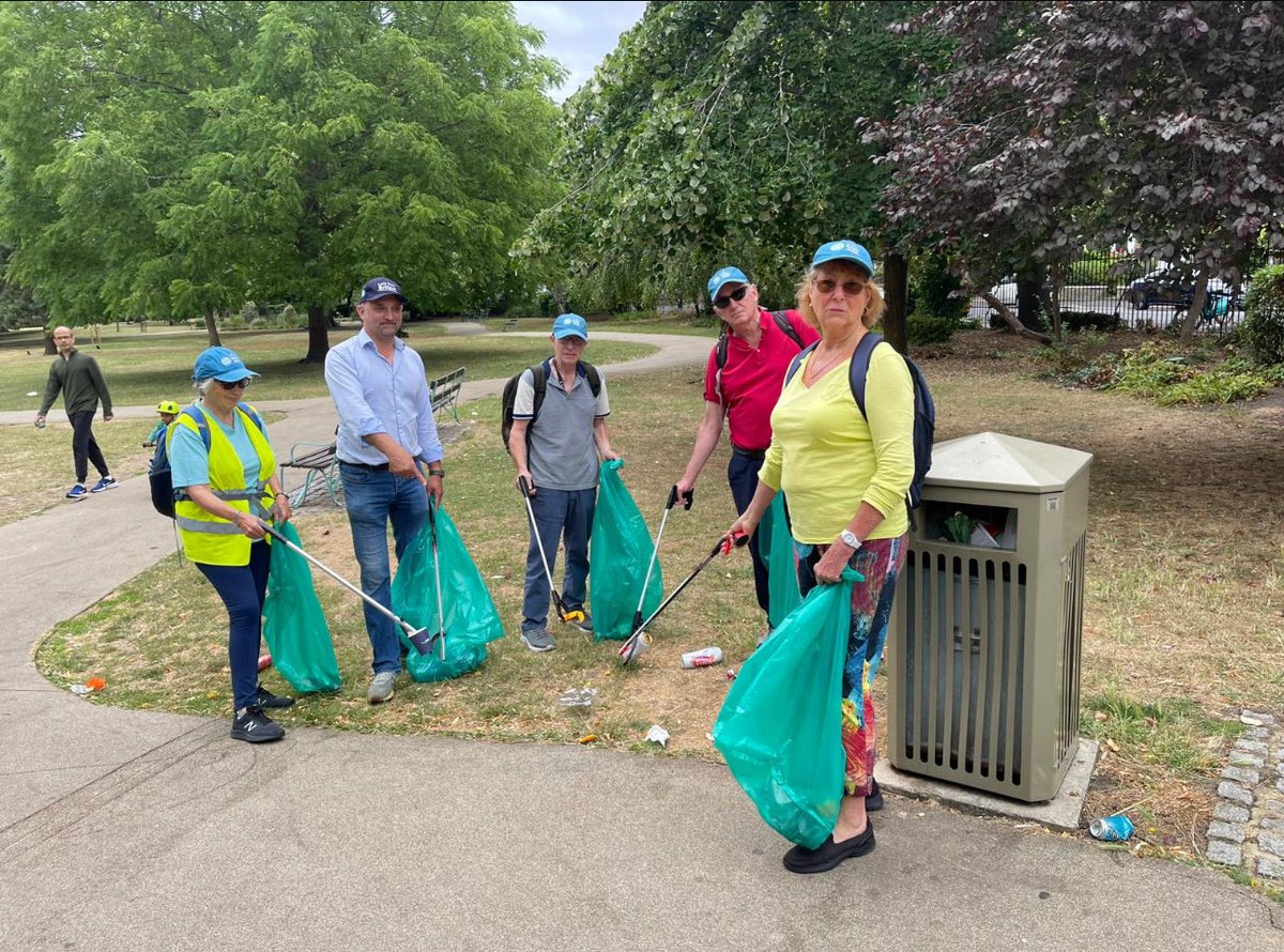 Look out for the Wombles of Wimbledon Some of our branch members on a litter pick in South Park <a href="/reformparty_uk/">Reform UK</a> <a href="/ReformUKWandsw/">Reform UK Wandsworth</a> <a href="/Wimbledon/">Wimbledon</a> 
<a href="/ReformDaily_/">The Reform Daily</a> 
#Wimbledon2025 
#community 
#HappyToHelp