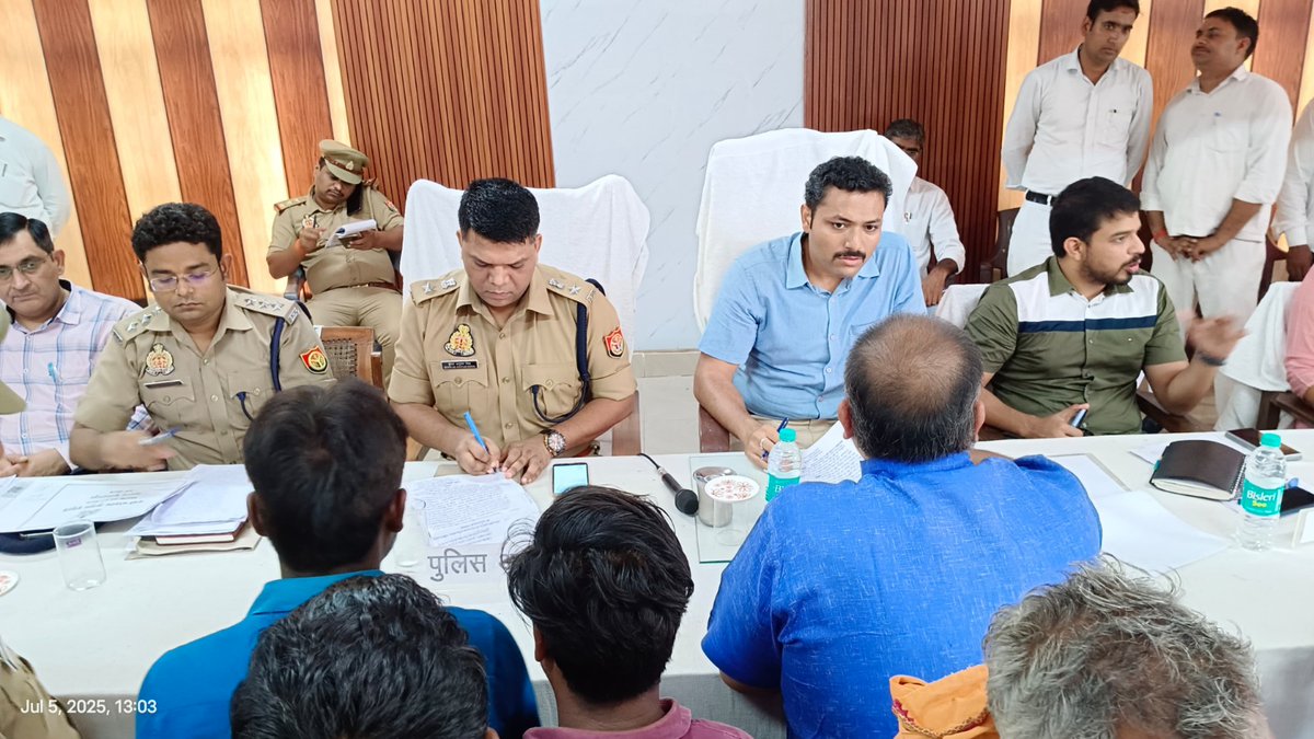 SULTANPUR POLICE (@sultanpurpolice) on Twitter photo <a href="/SultanpurDm/">DM Sultanpur</a> рд╡ рдкреБрд▓рд┐рд╕ рдЕрдзреАрдХреНрд╖рдХ рд╕реБрд▓рддрд╛рдирдкреБрд░ <a href="/ipskunwaranupam/">Kunwar Anupam Singh IPS</a> рджреНрд╡рд╛рд░рд╛ рд╕рдВрдпреБрдХреНрдд рд░реВрдк рд╕реЗ рддрд╣рд╕реАрд▓ рд▓рдореНрднреБрдЖ рдкрд░ рд╕рдВрдкреВрд░реНрдг рд╕рдорд╛рдзрд╛рди рджрд┐рд╡рд╕ рдХреЗ рдЕрд╡рд╕рд░ рдкрд░ рд╕реБрдиреА рдЧрдпреА рдлрд░рд┐рдпрд╛рджрд┐рдпреЛрдВ рдХреА рд╕рдорд╕реНрдпрд╛рдПрдВ- рд╢рд┐рдХрд╛рдпрддреЛрдВ рдХреЗ рдирд┐рд╖реНрдкрдХреНрд╖ рд╡ рдиреНрдпрд╛рдпреЛрдЪрд┐рдд рдирд┐рд╕реНрддрд╛рд░рдг рд╣реЗрддреБ рд╕рдореНрдмрдиреНрдзрд┐рдд рдХреЛ рджрд┐рдпреЗ рдЖрд╡рд╢реНрдпрдХ рджрд┐рд╢рд╛-рдирд┐рд░реНрджреЗрд╢-
#UPPolice <a href="/SultanpurDm/">DM Sultanpur</a> рд╡ рдкреБрд▓рд┐рд╕ рдЕрдзреАрдХреНрд╖рдХ рд╕реБрд▓рддрд╛рдирдкреБрд░ <a href="/ipskunwaranupam/">Kunwar Anupam Singh IPS</a> рджреНрд╡рд╛рд░рд╛ рд╕рдВрдпреБрдХреНрдд рд░реВрдк рд╕реЗ рддрд╣рд╕реАрд▓ рд▓рдореНрднреБрдЖ рдкрд░ рд╕рдВрдкреВрд░реНрдг рд╕рдорд╛рдзрд╛рди рджрд┐рд╡рд╕ рдХреЗ рдЕрд╡рд╕рд░ рдкрд░ рд╕реБрдиреА рдЧрдпреА рдлрд░рд┐рдпрд╛рджрд┐рдпреЛрдВ рдХреА рд╕рдорд╕реНрдпрд╛рдПрдВ- рд╢рд┐рдХрд╛рдпрддреЛрдВ рдХреЗ рдирд┐рд╖реНрдкрдХреНрд╖ рд╡ рдиреНрдпрд╛рдпреЛрдЪрд┐рдд рдирд┐рд╕реНрддрд╛рд░рдг рд╣реЗрддреБ рд╕рдореНрдмрдиреНрдзрд┐рдд рдХреЛ рджрд┐рдпреЗ рдЖрд╡рд╢реНрдпрдХ рджрд┐рд╢рд╛-рдирд┐рд░реНрджреЗрд╢-
#UPPolice