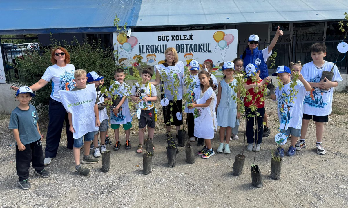 🌳В Анкаре состоялась торжественная высадка деревьев в поддержку Международной акции «Сад Памяти».

#СадПамяти #Победа80 #КСОРСТурции

🔗tinyurl.com/378pm7kz