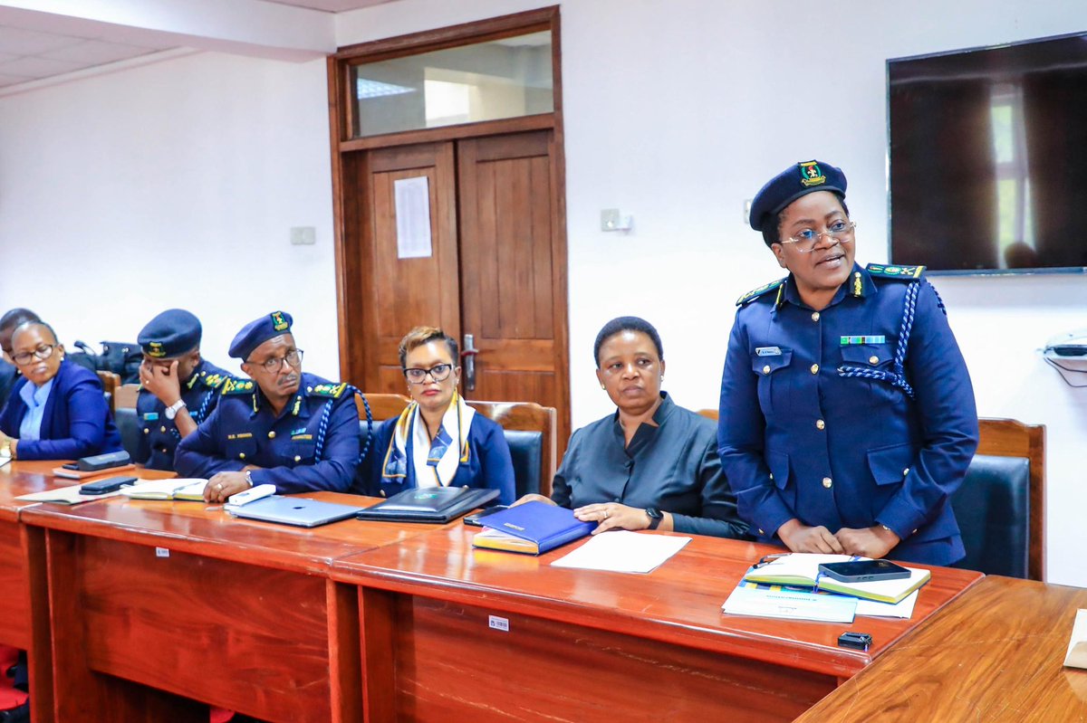 Ambassador Hoyce Temu, PhD (@hoycetemu) on Twitter photo Waziri wa Mambo ya Ndani ya Nchi <a href="/WizaraMNN/">WizarayaMamboyaNdani</a> Mh. Innocent Bashungwa amesaini MOU na Chief of Mission wa <a href="/IOMTanzania/">IOM Tanzania</a> <a href="/UNmigration/">IOM - UN Migration ๐บ๐ณ</a> katika ushirikiano kwenye Chuo cha mafunzo cha IOMAfrican Capacity Building Centre(ACBC) ambacho kimejengwa Moshi Mkoani Kilimanjaro ๐น๐ฟ na kinafundisha Waziri wa Mambo ya Ndani ya Nchi <a href="/WizaraMNN/">WizarayaMamboyaNdani</a> Mh. Innocent Bashungwa amesaini MOU na Chief of Mission wa <a href="/IOMTanzania/">IOM Tanzania</a> <a href="/UNmigration/">IOM - UN Migration ๐บ๐ณ</a> katika ushirikiano kwenye Chuo cha mafunzo cha IOMAfrican Capacity Building Centre(ACBC) ambacho kimejengwa Moshi Mkoani Kilimanjaro ๐น๐ฟ na kinafundisha