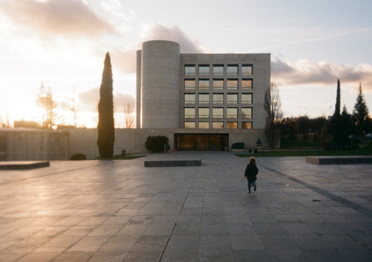 pabolec (@pabolec) on Twitter photo La llegada de la primavera, un poco al buen tuntún.
📷 Ektar H35 Half Frame
🎛️ 22mm • f/9.5 • 1/100 (todo fixed)
🎞️ Fujicolor 200
🧑🏽🔬 <a href="/REVELABstudio/">REVELAB Studio - Film Lab & Shop</a> 
➕ 500px.com/p/pabolec?view…  #filmisnotdead #filmphotography #35mm La llegada de la primavera, un poco al buen tuntún.
📷 Ektar H35 Half Frame
🎛️ 22mm • f/9.5 • 1/100 (todo fixed)
🎞️ Fujicolor 200
🧑🏽🔬 <a href="/REVELABstudio/">REVELAB Studio - Film Lab & Shop</a> 
➕ 500px.com/p/pabolec?view…  #filmisnotdead #filmphotography #35mm