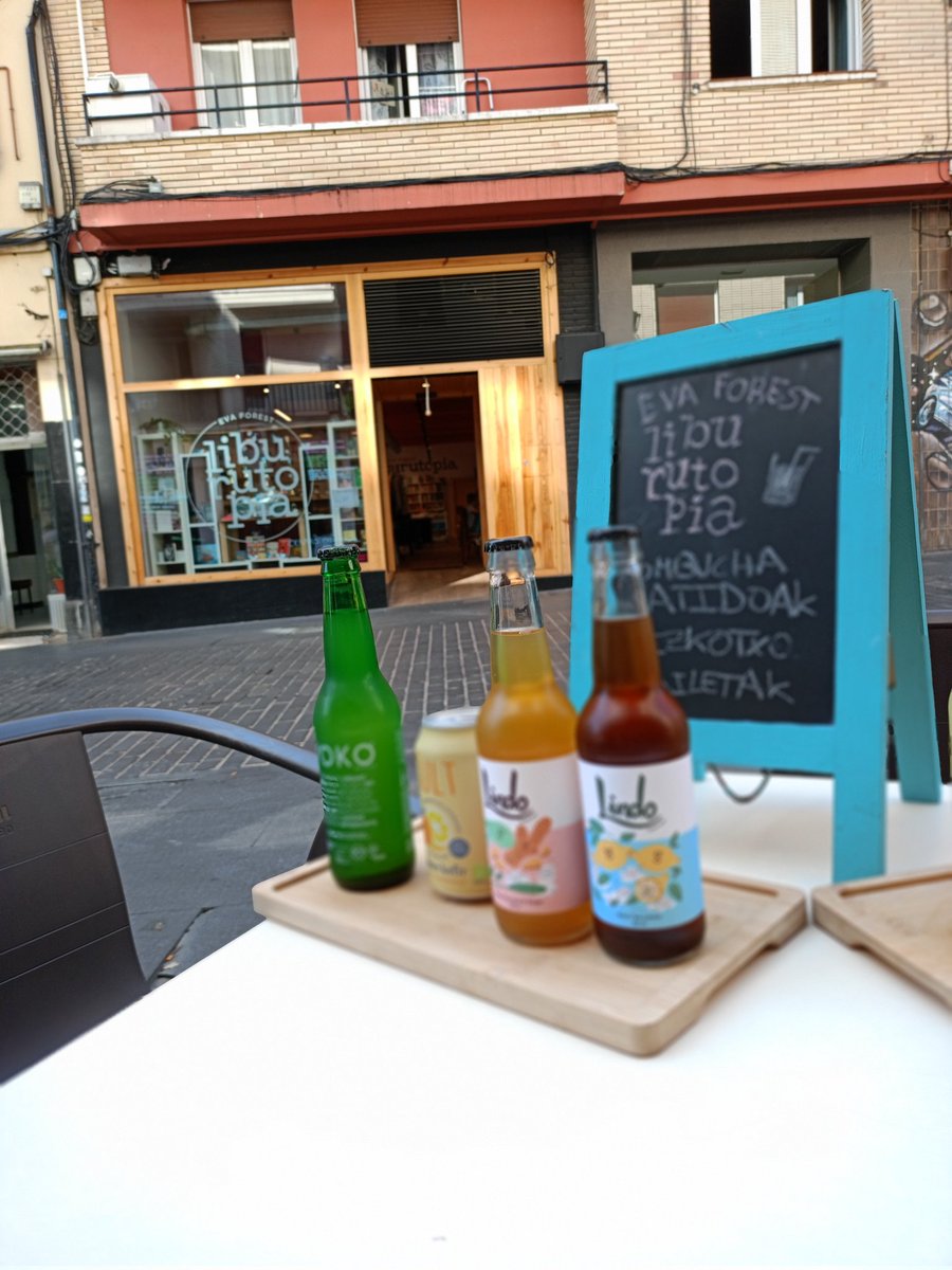 Gaur terraza eta freskagarriak gozatzeko, eguraldia daukagu lagun. Santa Maria kantoian 4.zenbakian aurkituko gaituzue, Gasteizen. Asteburu polita izan!