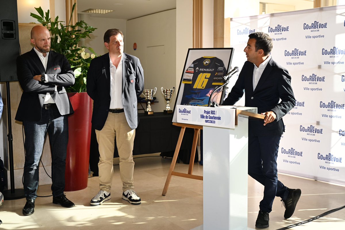 Khalid Ait-omar (@khalidaitomar) on Twitter photo 🏉 Rendre hommage à un engagement exemplaire, un engagement de cœur, de temps et de passion 🏉
Dix années de travail acharné, d’organisation, de présence fidèle au bord du terrain, dans les réunions, à l’accueil des jeunes…
Merci 🙏
#Courbevoie Terre de Rugby 🏉
<a href="/jakossowski/">Jacques Kossowski</a> 🏉 Rendre hommage à un engagement exemplaire, un engagement de cœur, de temps et de passion 🏉
Dix années de travail acharné, d’organisation, de présence fidèle au bord du terrain, dans les réunions, à l’accueil des jeunes…
Merci 🙏
#Courbevoie Terre de Rugby 🏉
<a href="/jakossowski/">Jacques Kossowski</a>