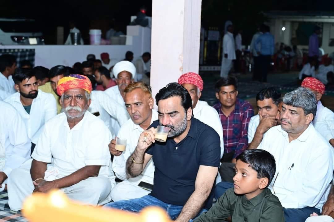 Pankaj choudhary RLP (टीम हनुमान बैनीवाल) (@jatpanka1) on Twitter photo हनुमान बेनीवाल के सिपाहियों नें सत्ताधारी पार्टी के पसीना छुड़वा दिया , और साबित कर दिया की हनुमान को छेड़कर उड़ता तीर नहीं लेना चाहिए था।
#भजनलाल_हटाओ_राजस्थान_बचाओ
<a href="/hanumanbeniwal/">HANUMAN BENIWAL</a> <a href="/narendramodi/">Narendra Modi</a> हनुमान बेनीवाल के सिपाहियों नें सत्ताधारी पार्टी के पसीना छुड़वा दिया , और साबित कर दिया की हनुमान को छेड़कर उड़ता तीर नहीं लेना चाहिए था।
#भजनलाल_हटाओ_राजस्थान_बचाओ
<a href="/hanumanbeniwal/">HANUMAN BENIWAL</a> <a href="/narendramodi/">Narendra Modi</a>