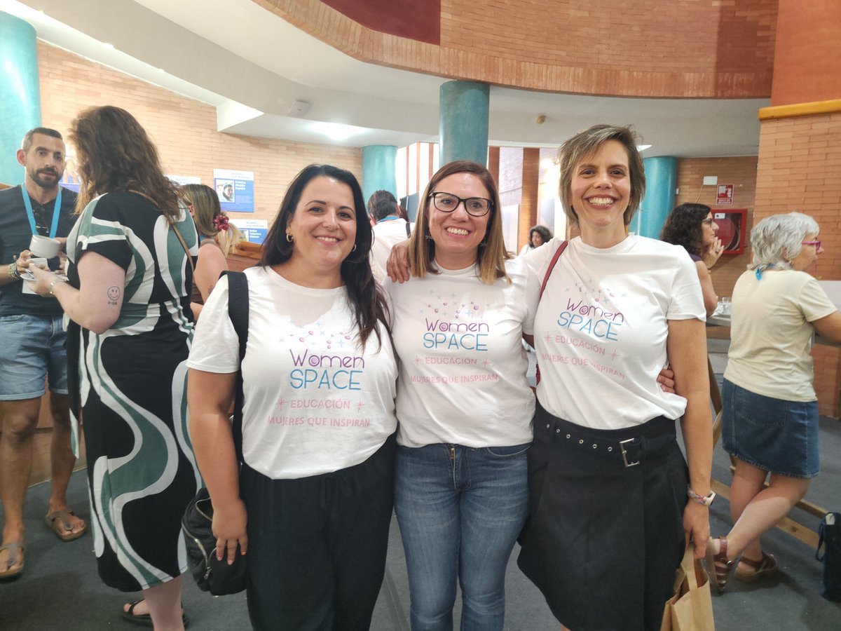 🌐🏫Está semana se ha celebrado en mi ciudad, Mérida, el XXXVI encuentro de escuelas asociadas de la <a href="/UNESCO_es/">UNESCO en español 🏛️#Educación #Ciencia #Cultura</a>. Encantada de ser una de las ponentes de estas escuelas inspiradoras y necesarias. Gracias al <a href="/IESBuruaga_EPAS/">IES_SaenzdeBuruaga_Embajadores</a> por contar conn <a href="/WSExtremadura/">WomenSpaceExtremadura</a> #amorsano
