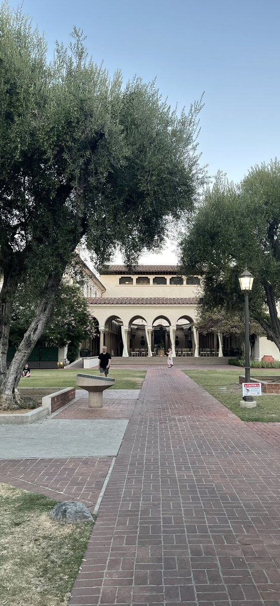 Abstract___or's tweet image. 오랜만에 지인과 만나 곱창전골