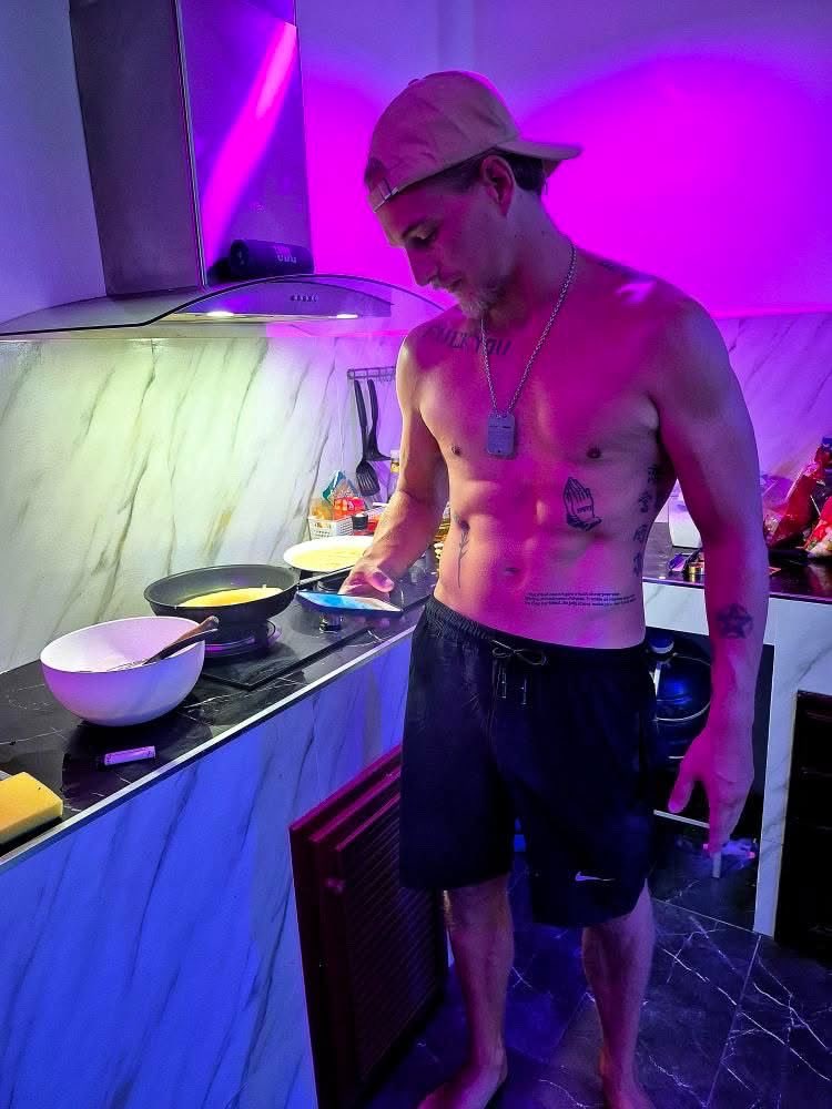 carlOFswe's tweet photo. Pancakes? #BWC https://t.co/QgjTw2A12d