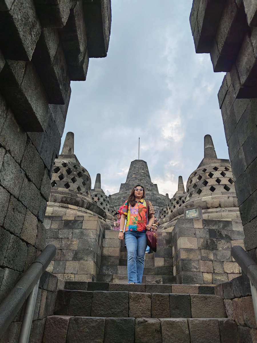 andrewtosima's tweet photo. Nyai Roro Windy penunggu candi 😳

#abbyrafaliburan https://t.co/xiQTaDJeQP
