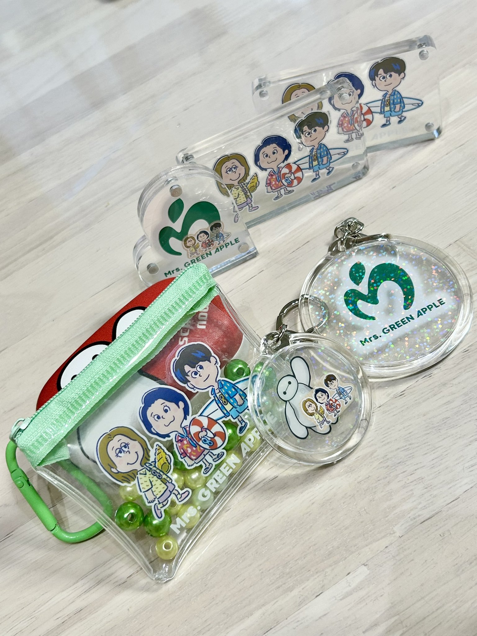 ディズニーMrs.GREENAPPLEミセスコラボ ピンバッジ＆キーホルダー